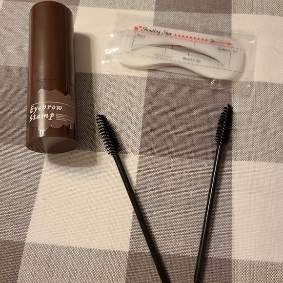 Perfect Brow Stencil Stamp Kit in BLACK - Picture 6 of 11